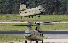 Amerikaanse legerhelikopters over Holland