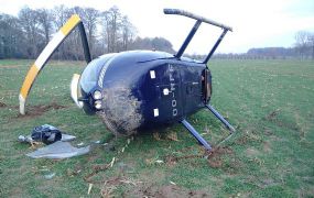UPDATE: Robinson R44 crasht bij noodlanding in Torhout