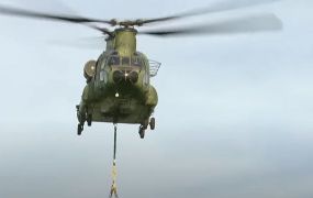Heavy Delivery Nederlandse CH-47 Chinooks Sling Load Training