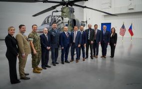 Tsjechie krijgt eerste Bell AH-1Z aanvalshelikopter