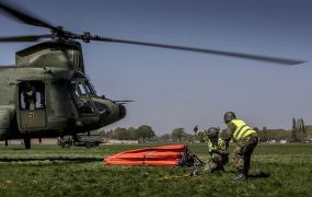 Nederlandse Chinook stand-by voor Fire Bucket Operations