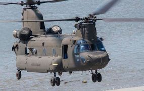 Boeing maakt eerste testvlucht met de nieuwe Chinook CH-47F Block II