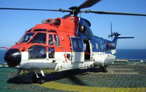 Superpuma's mogen terug off-shore vliegen