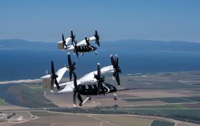 Joby vliegt gelijktijdig met 2 Joby eVTOL's