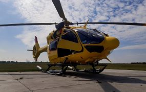 Helikopter vliegt naar windmolens van Borssele 1 & 2